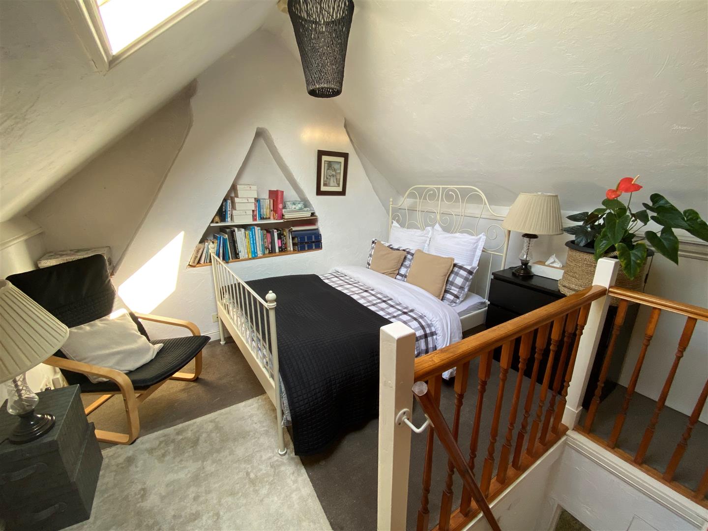 Chobham Road, Knaphill Waterfords